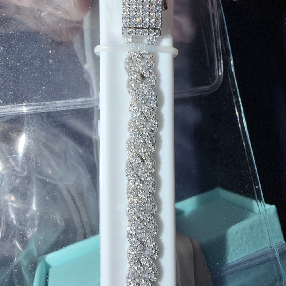 MOISSANITE
925 SILVER
6MM MOISSANITE
925 SILVER
3.00CTW
$1400.00 6in